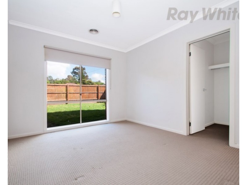 35 BALCOMBE Avenue, Mooroolbark VIC 3138