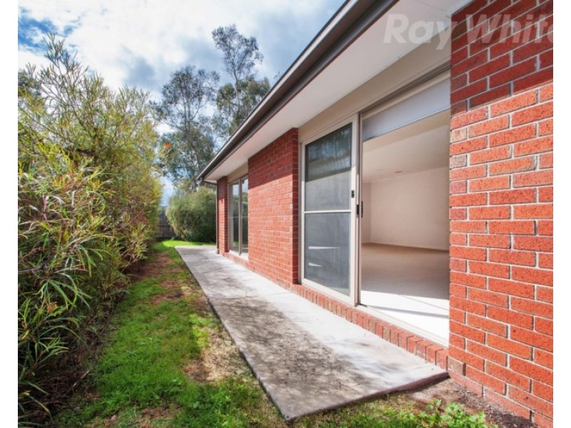 35 BALCOMBE Avenue, Mooroolbark VIC 3138