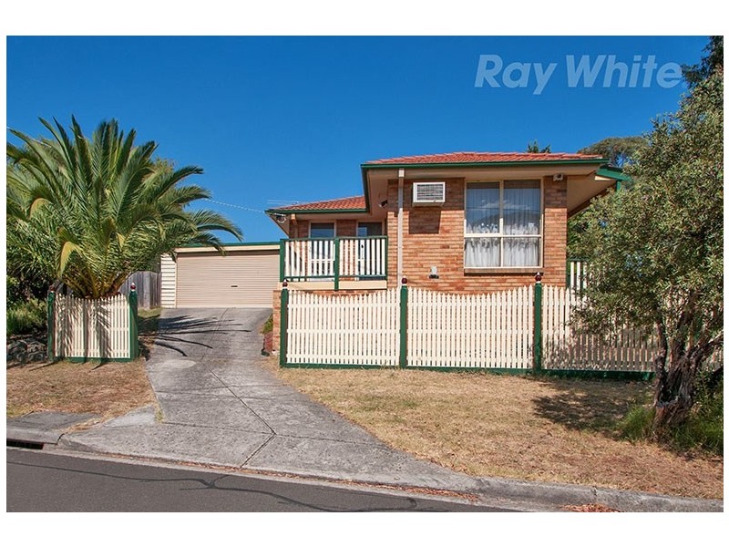 2 DARGO Close, Croydon Hills VIC 3136