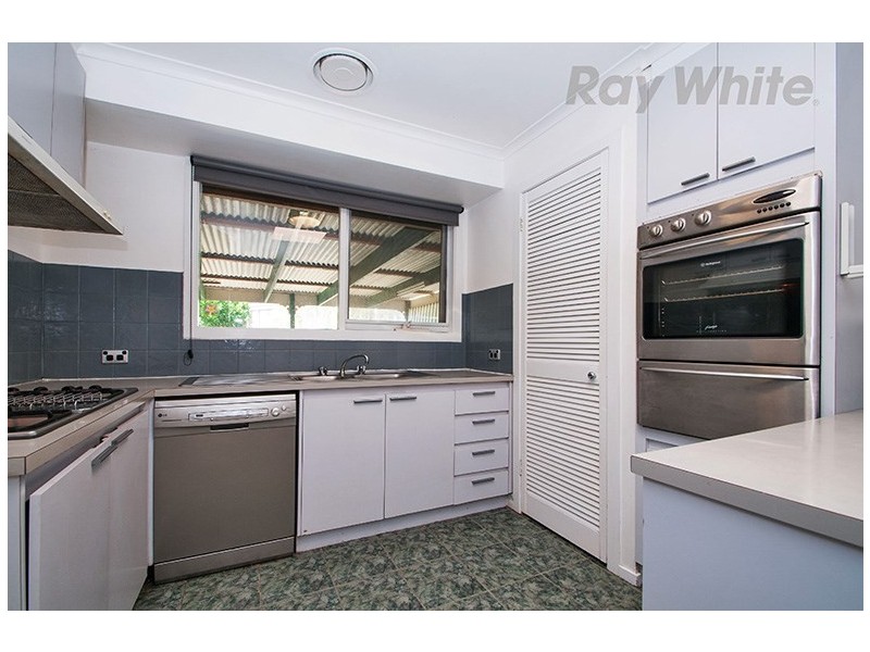 2 DARGO Close, Croydon Hills VIC 3136