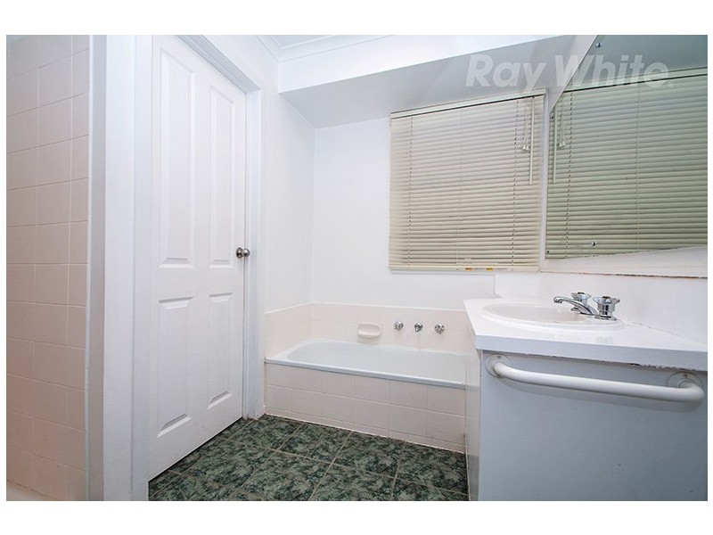 2 DARGO Close, Croydon Hills VIC 3136