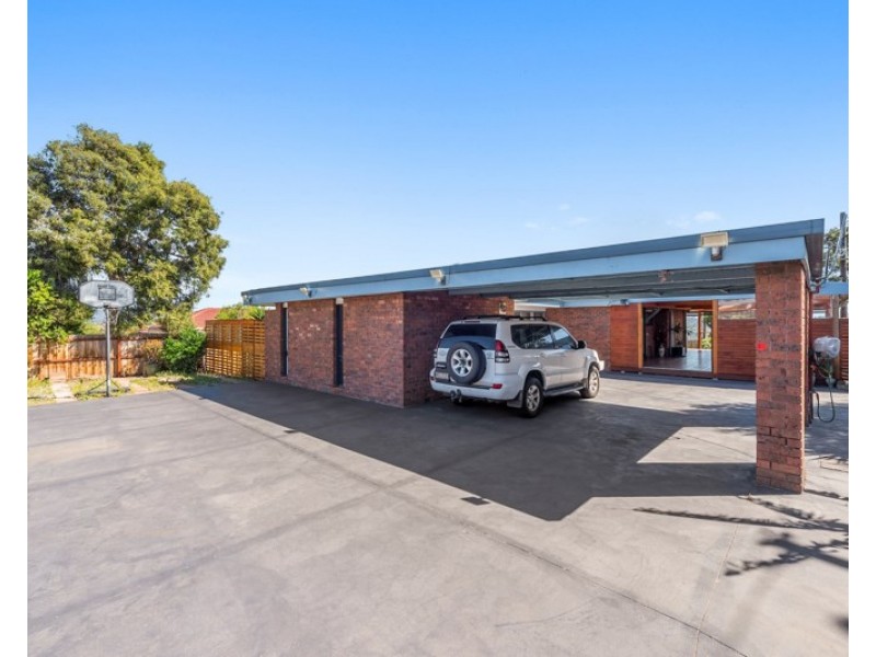 103 Hayrick Lane, Mooroolbark VIC 3138
