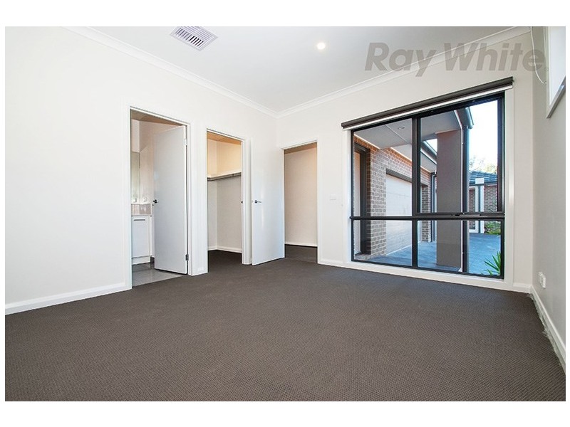 14 WOODVIEW Court, Croydon North VIC 3136