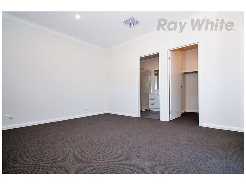 14 WOODVIEW Court, Croydon North VIC 3136