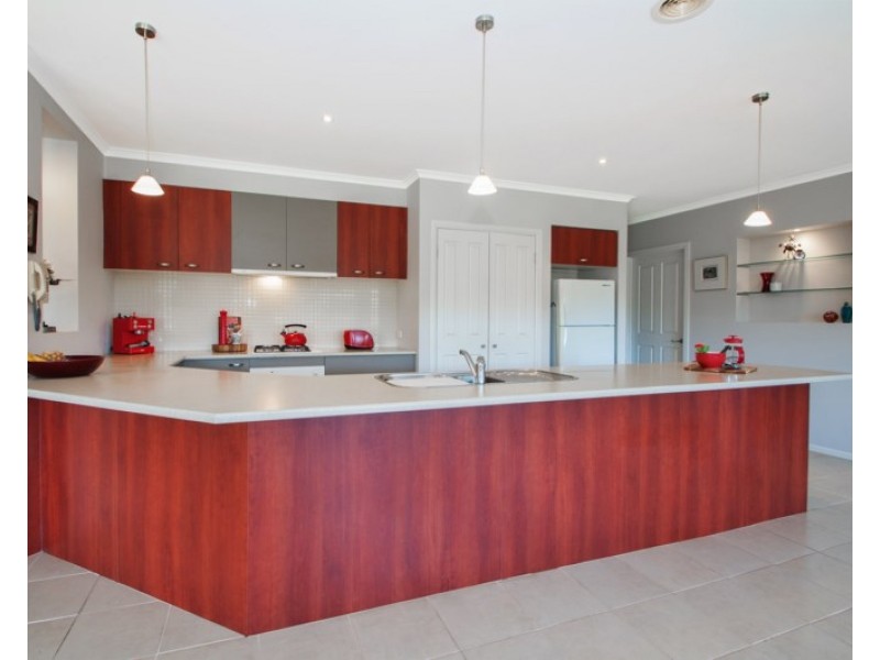 41 GLENPARK Drive, Wonga Park VIC 3115