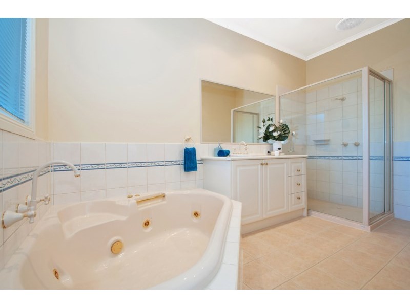 35 YARRA VALLEY Boulevard, Chirnside Park VIC 3116