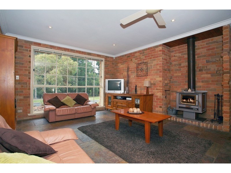 43 SETTLERS HILL Crescent, Croydon Hills VIC 3136