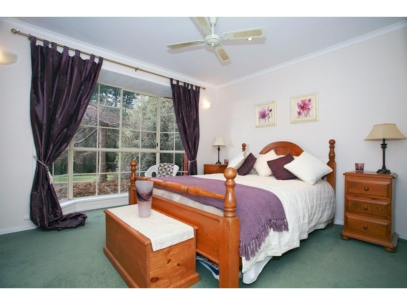 43 SETTLERS HILL Crescent, Croydon Hills VIC 3136