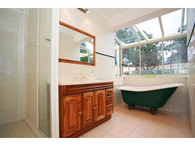 43 SETTLERS HILL Crescent, Croydon Hills VIC 3136