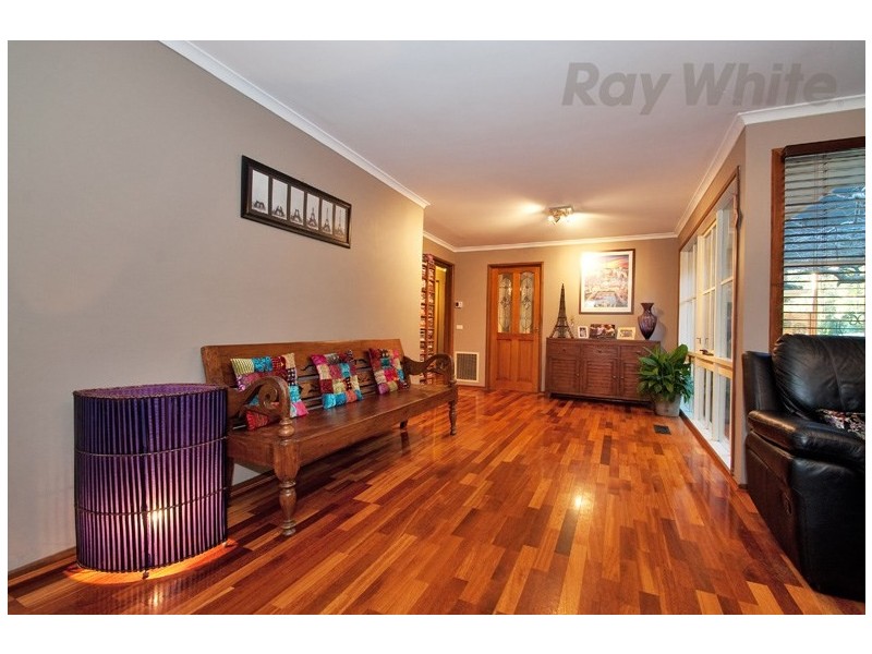 12 WOODLAND Avenue, Croydon VIC 3136