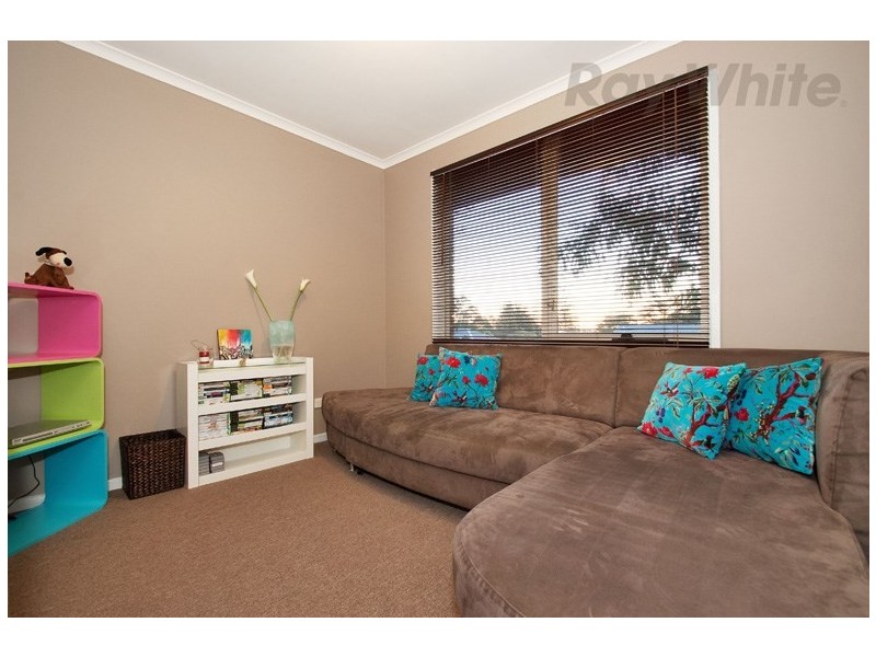 12 WOODLAND Avenue, Croydon VIC 3136