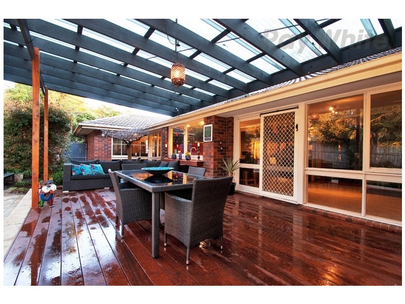 12 WOODLAND Avenue, Croydon VIC 3136