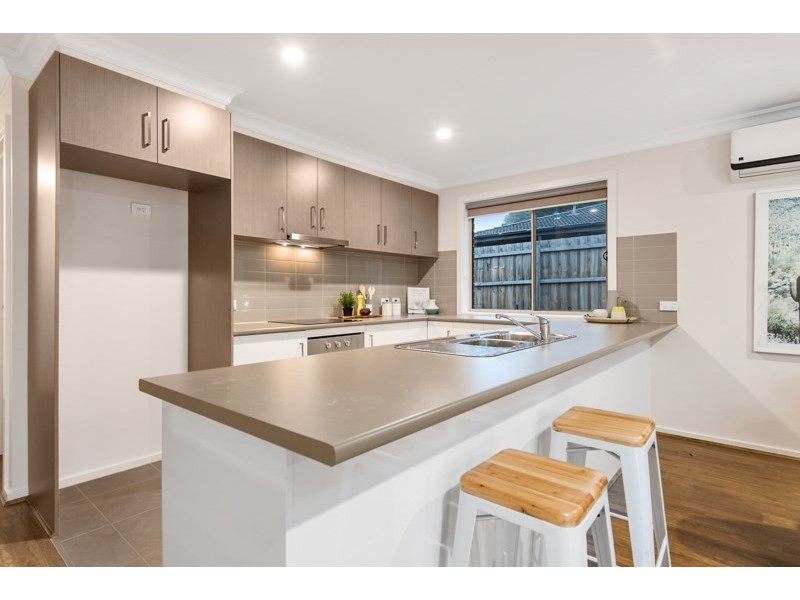8A FIELD Street, Croydon VIC 3136