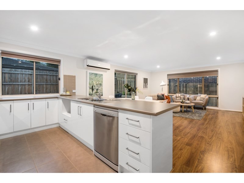 8A FIELD Street, Croydon VIC 3136