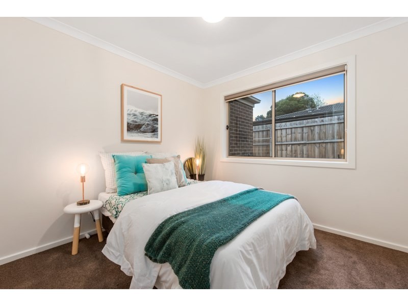 8A FIELD Street, Croydon VIC 3136