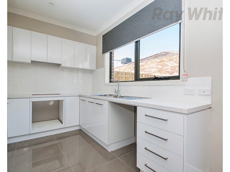 3/29 BINBROOK Drive, Croydon VIC 3136