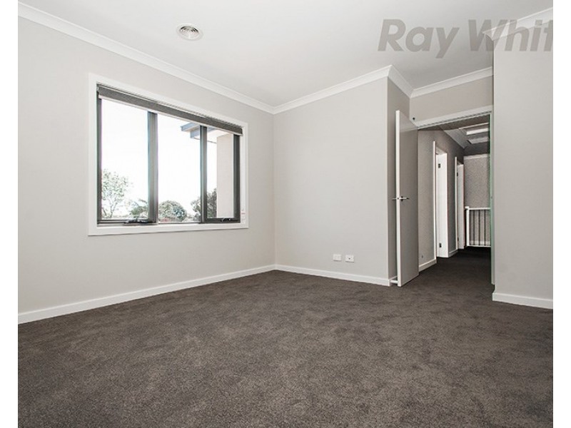 3/29 BINBROOK Drive, Croydon VIC 3136
