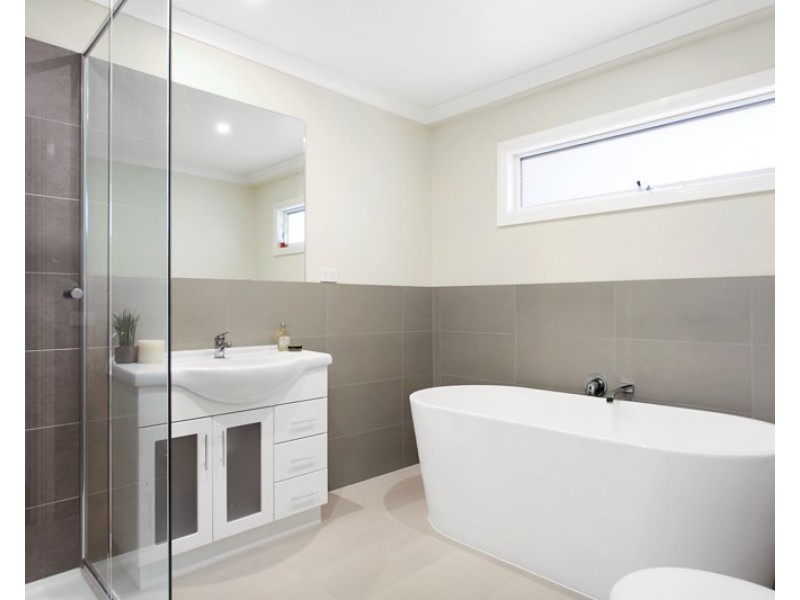 1/4 ALAMEIN Avenue, Kilsyth VIC 3137