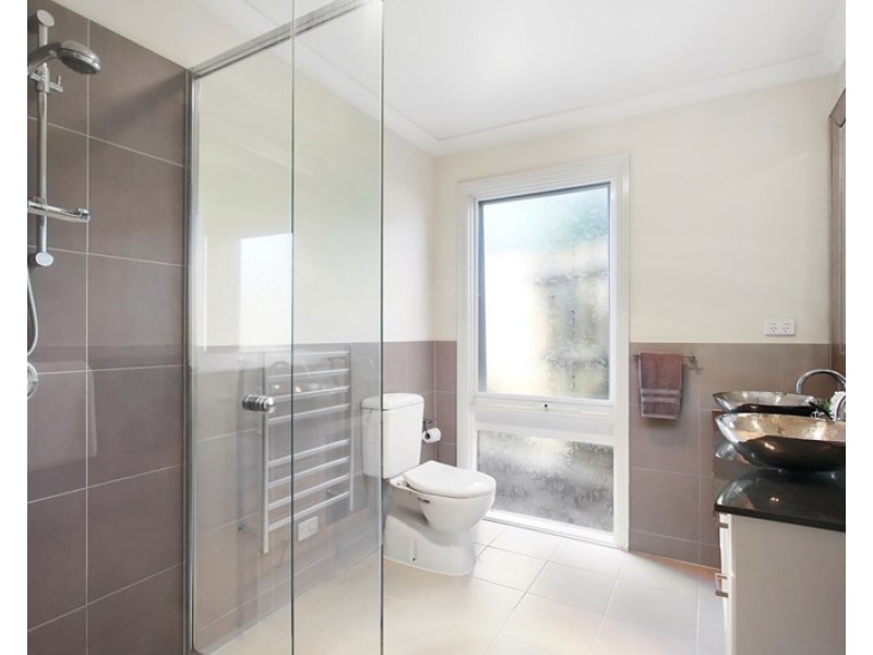 1/4 ALAMEIN Avenue, Kilsyth VIC 3137