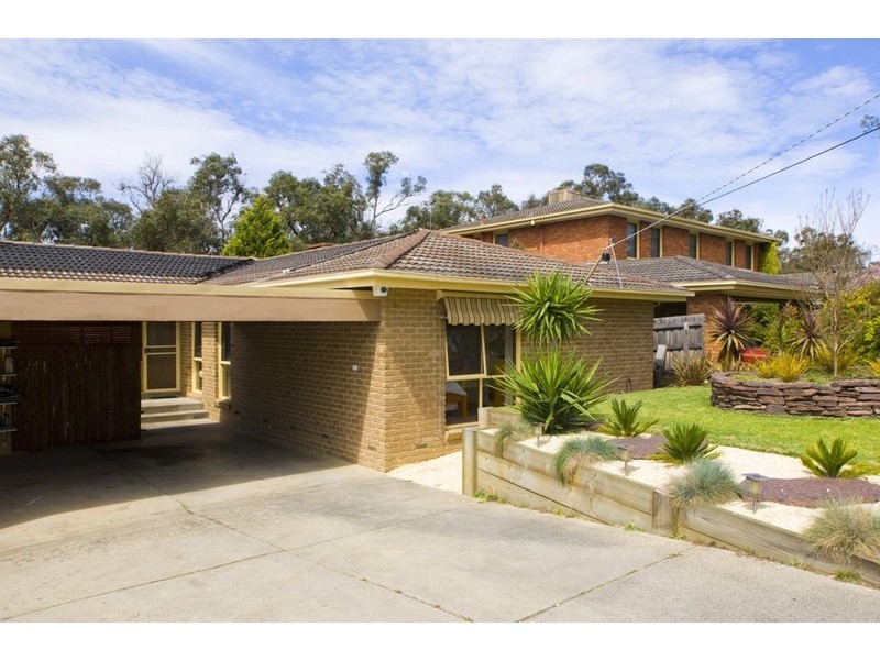 26 CROSSMAN Drive, Croydon Hills VIC 3136