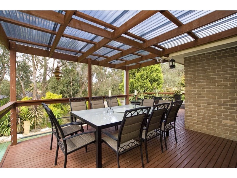 26 CROSSMAN Drive, Croydon Hills VIC 3136