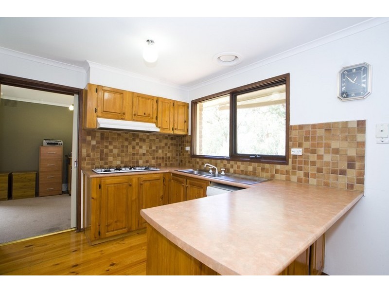 26 CROSSMAN Drive, Croydon Hills VIC 3136