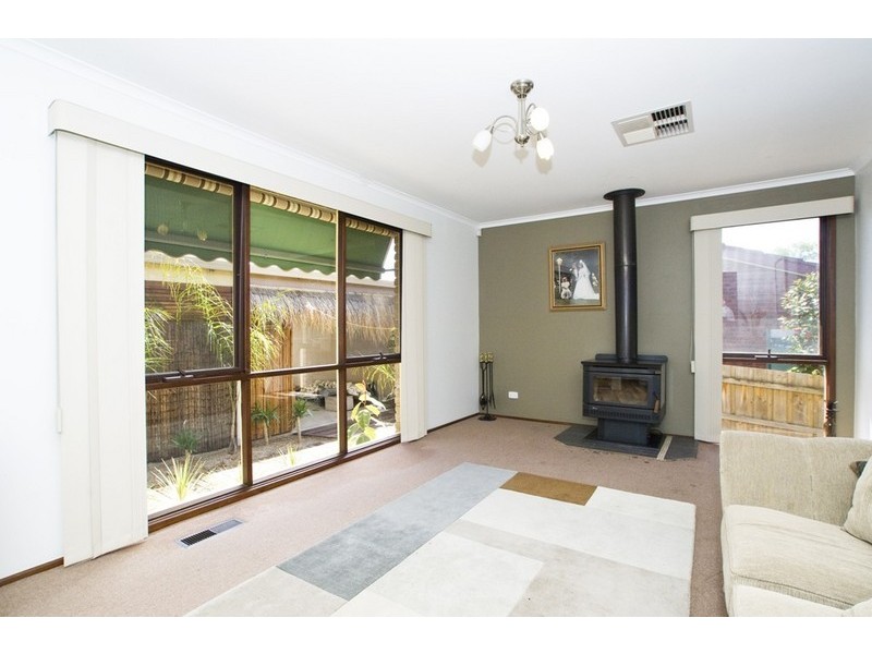 26 CROSSMAN Drive, Croydon Hills VIC 3136