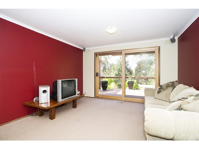 26 CROSSMAN Drive, Croydon Hills VIC 3136