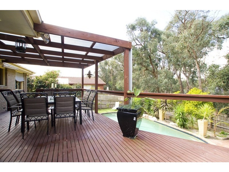 26 CROSSMAN Drive, Croydon Hills VIC 3136