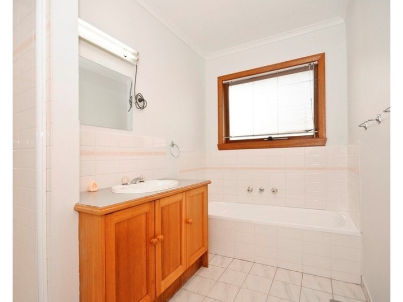 3/20 Karingal Street, Croydon North VIC 3136