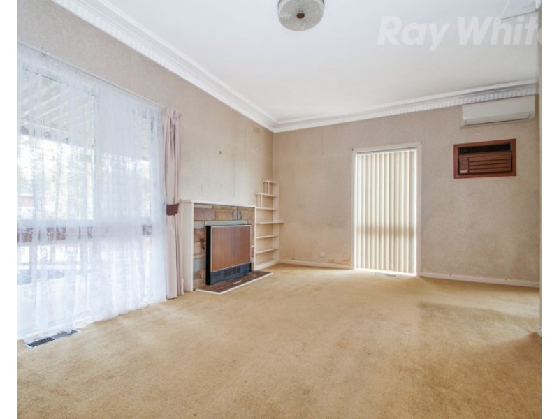 16 CHERYLNNE Crescent, Kilsyth VIC 3137