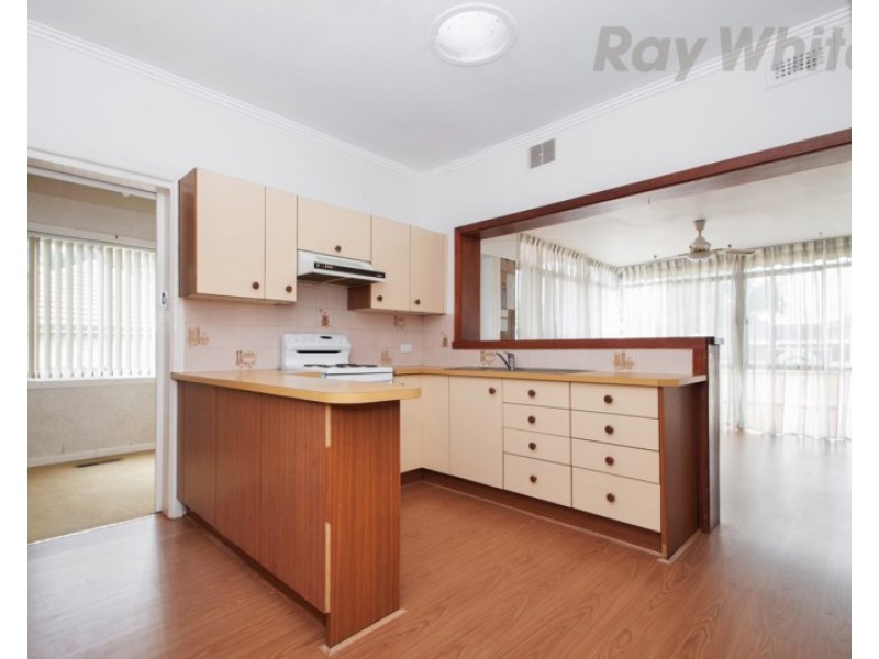 16 CHERYLNNE Crescent, Kilsyth VIC 3137