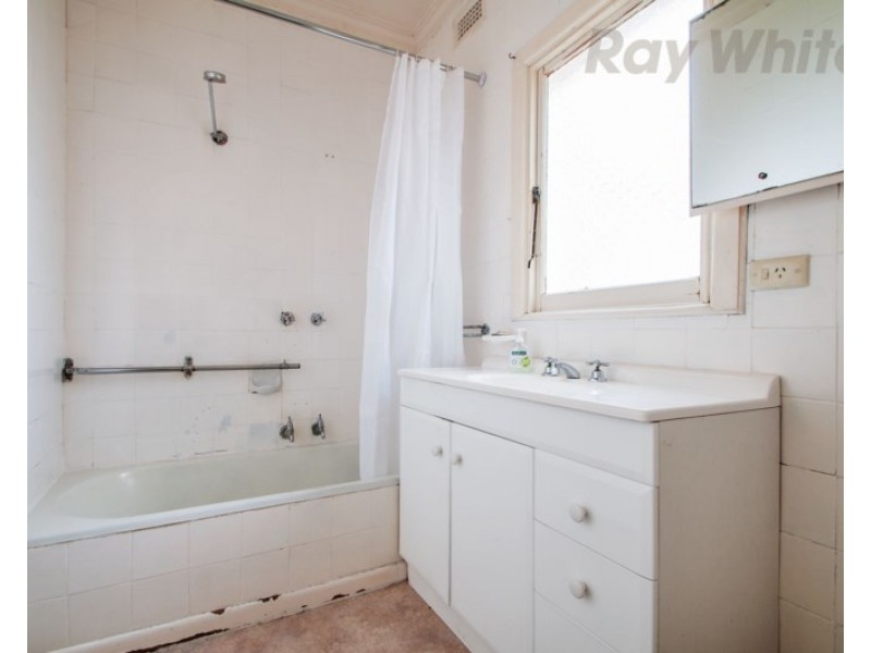 16 CHERYLNNE Crescent, Kilsyth VIC 3137