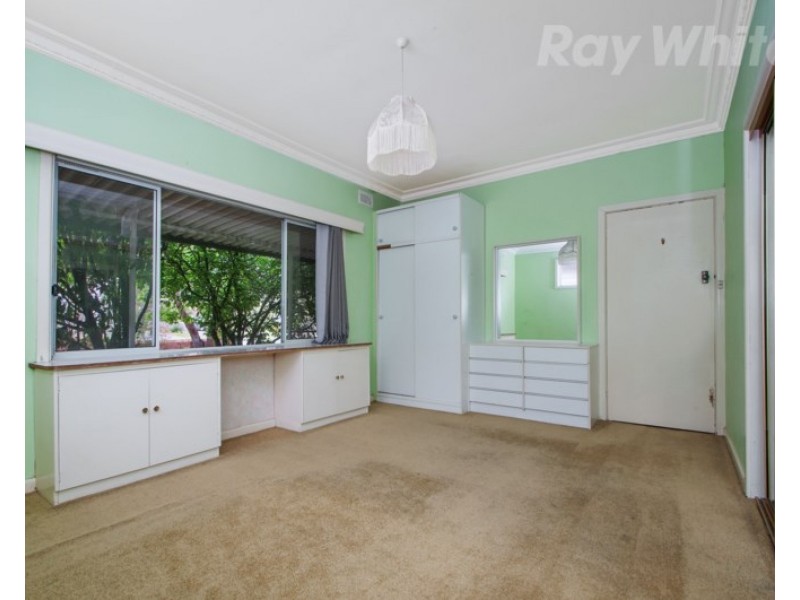 16 CHERYLNNE Crescent, Kilsyth VIC 3137