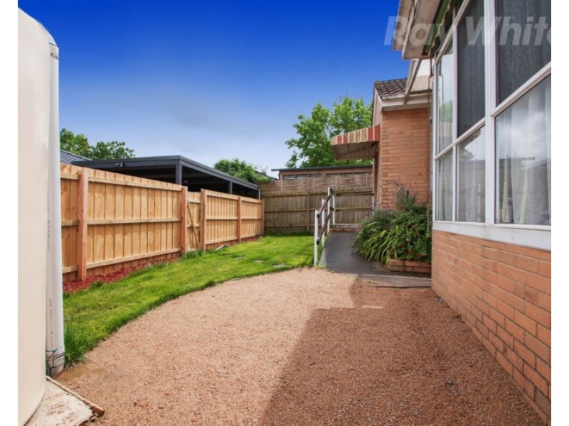 16 CHERYLNNE Crescent, Kilsyth VIC 3137