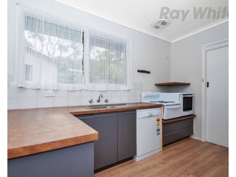 27 PATRICK Avenue, Croydon North VIC 3136