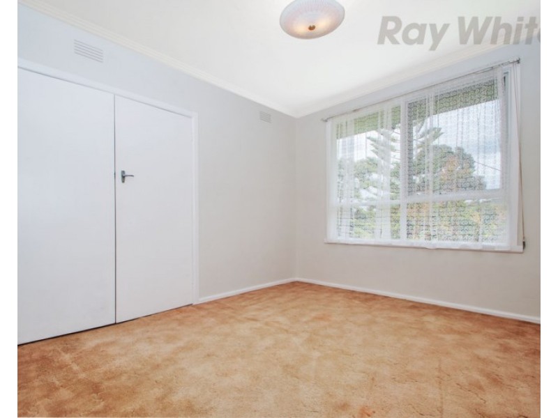 27 PATRICK Avenue, Croydon North VIC 3136