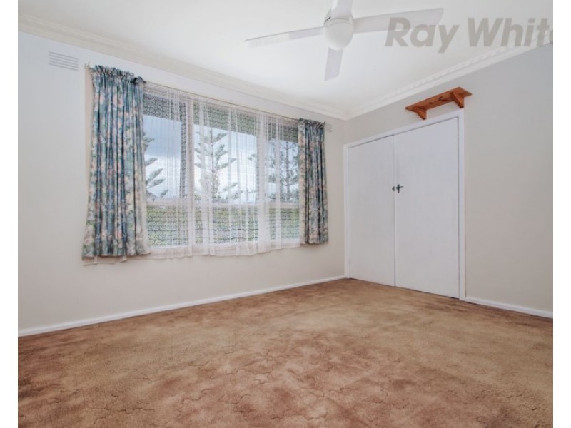 27 PATRICK Avenue, Croydon North VIC 3136