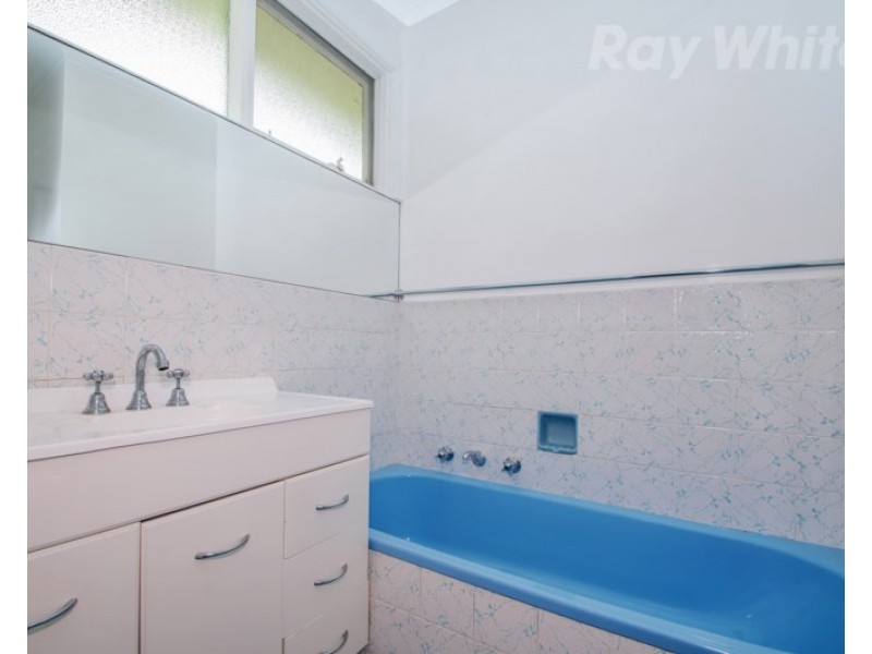 27 PATRICK Avenue, Croydon North VIC 3136