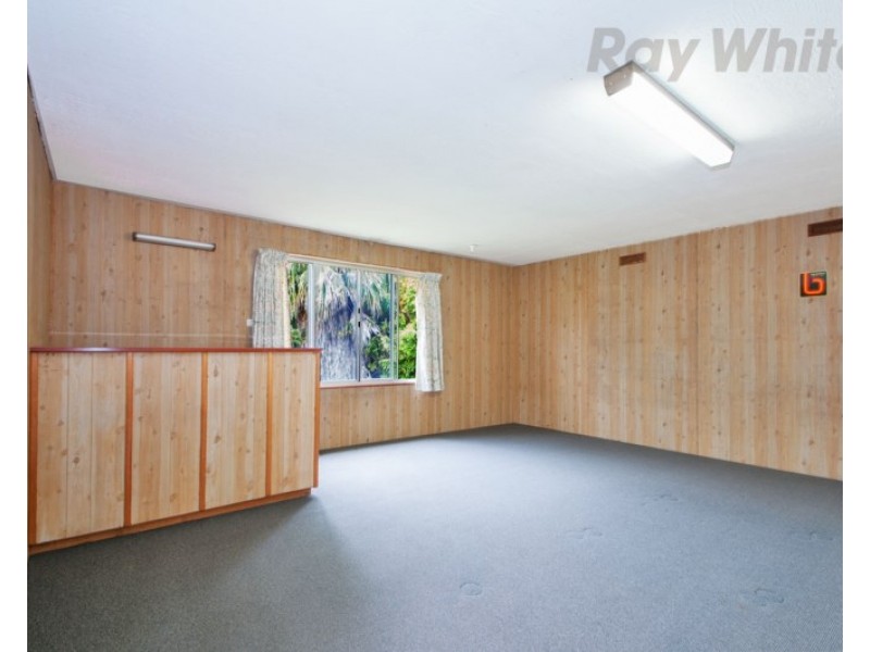 27 PATRICK Avenue, Croydon North VIC 3136