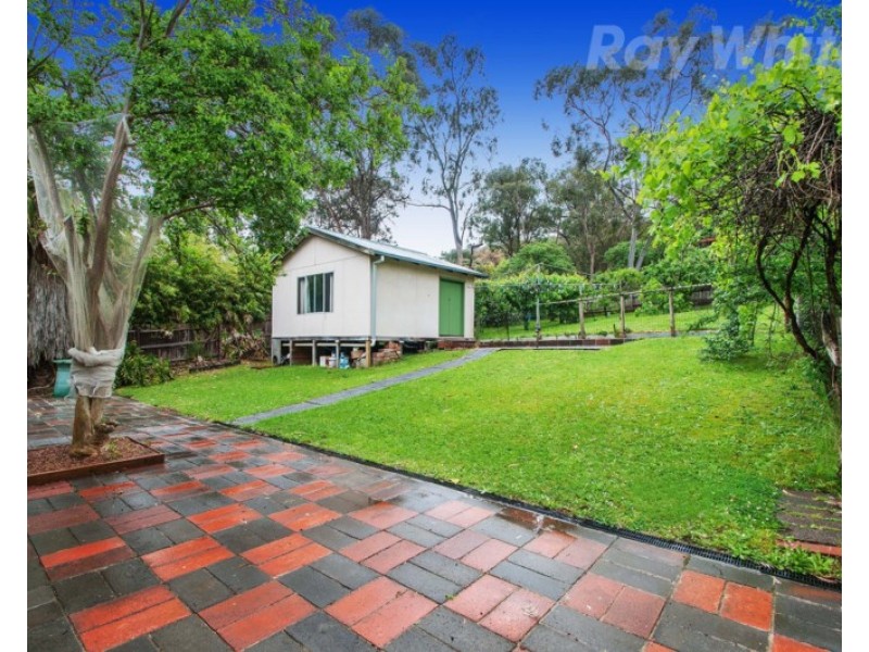 27 PATRICK Avenue, Croydon North VIC 3136