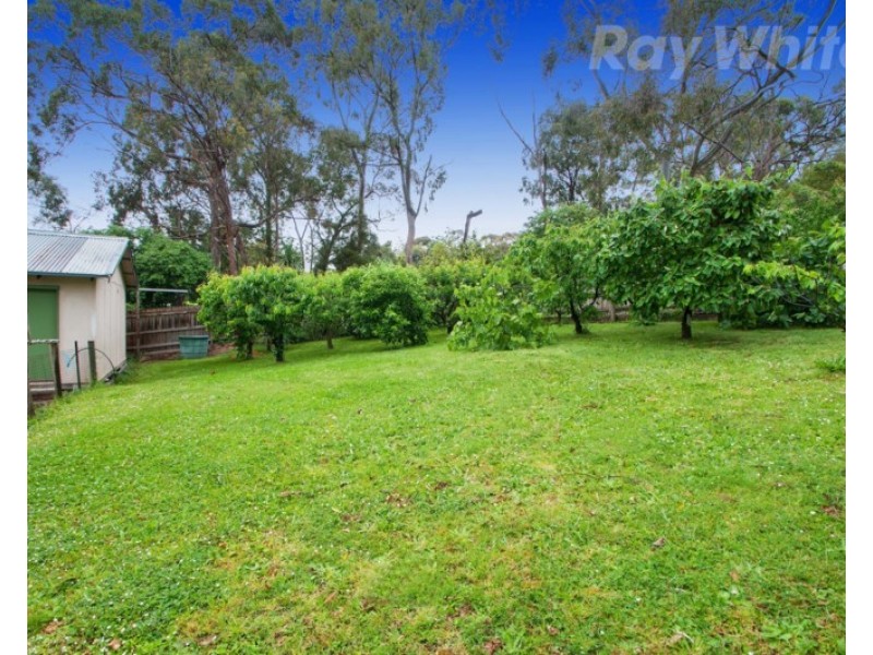 27 PATRICK Avenue, Croydon North VIC 3136
