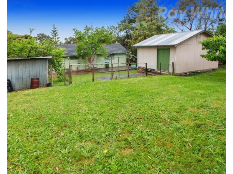 27 PATRICK Avenue, Croydon North VIC 3136