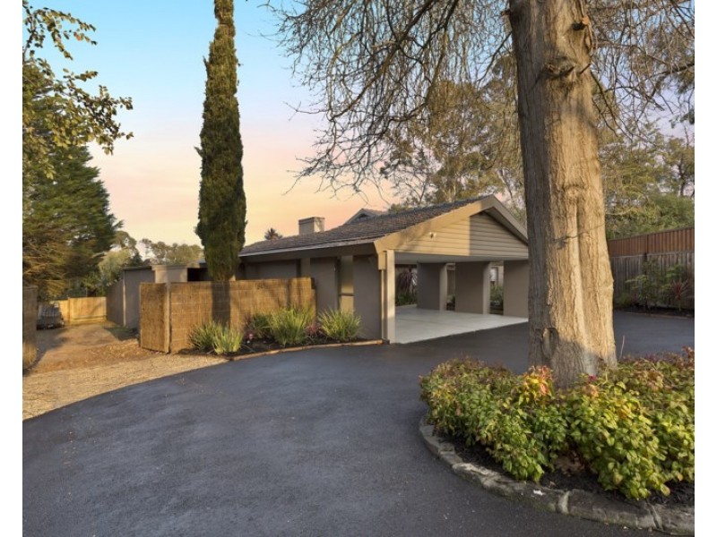 4 KARDINIA Crescent, Warranwood VIC 3134