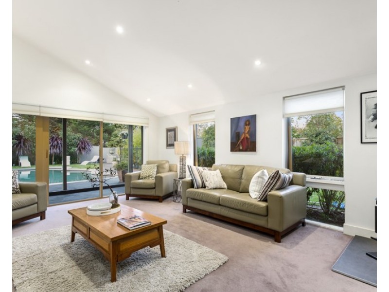 4 KARDINIA Crescent, Warranwood VIC 3134