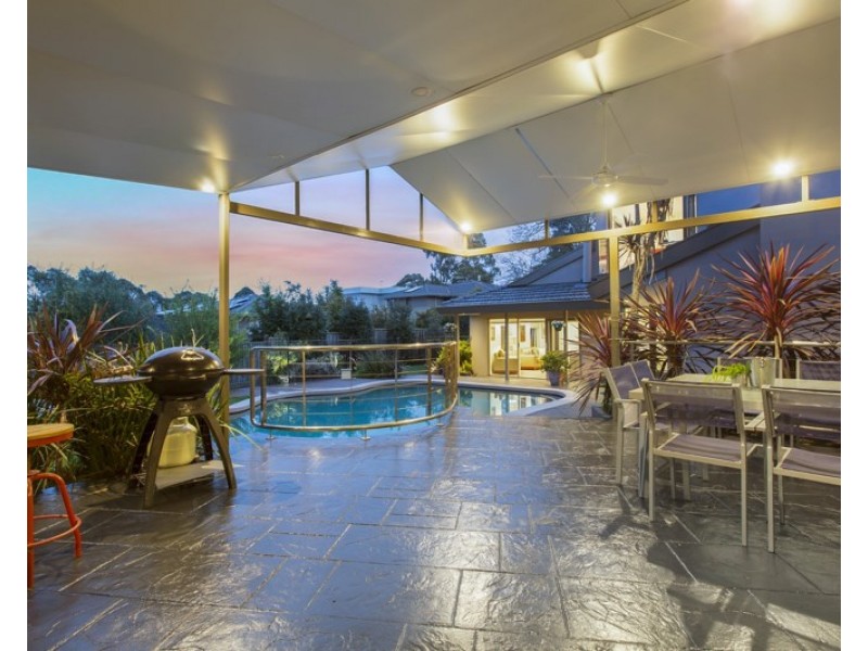 4 KARDINIA Crescent, Warranwood VIC 3134