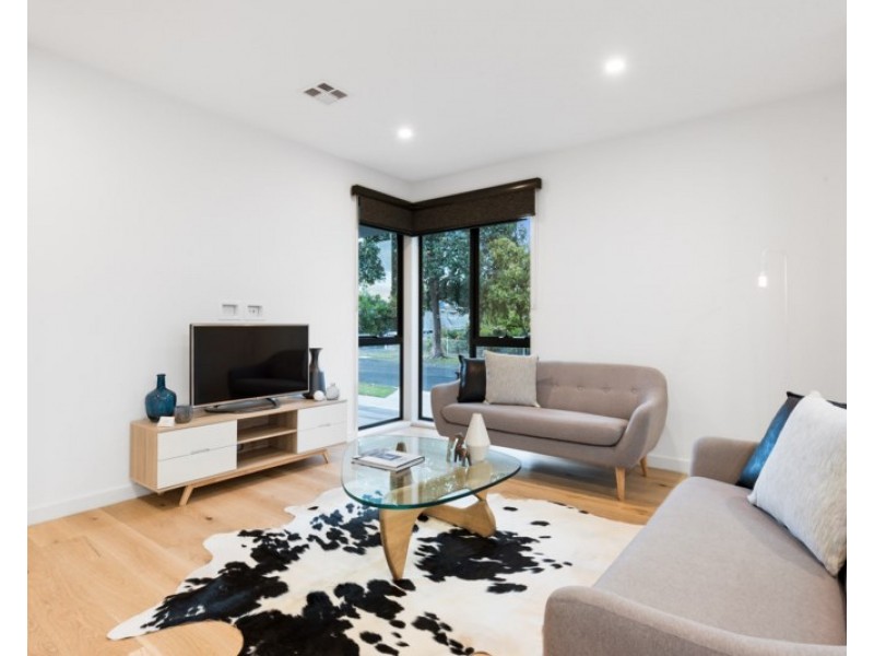 5A LUTON Court, Croydon VIC 3136