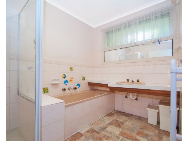 5 GARETH Court, Glen Waverley VIC 3150