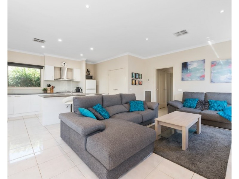 11 REAY Road, Mooroolbark VIC 3138