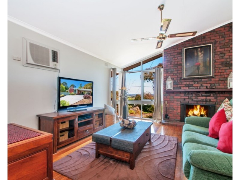 18 BLACKFRIARS Lane, Chirnside Park VIC 3116